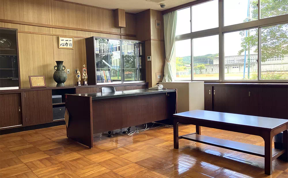 東小川小学校スタジオ 校長室